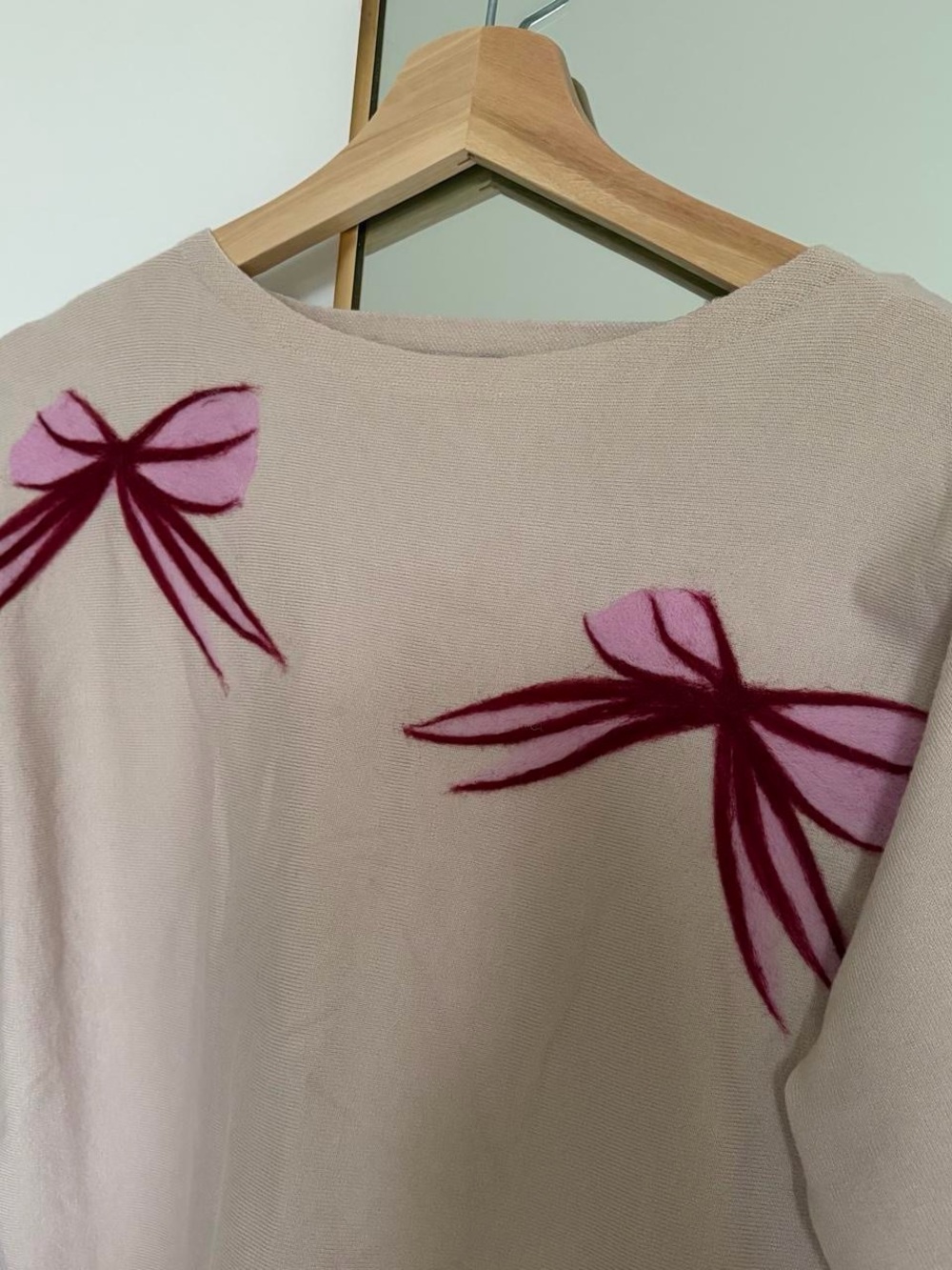 Aaeda 3/4 sleeve Sweater with Bows Small - Picture 3 of 6